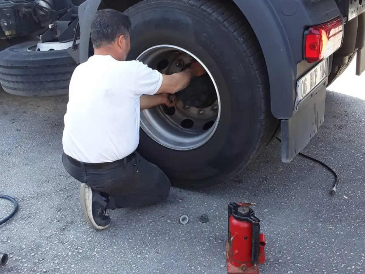 Adana Oto Lastikçi